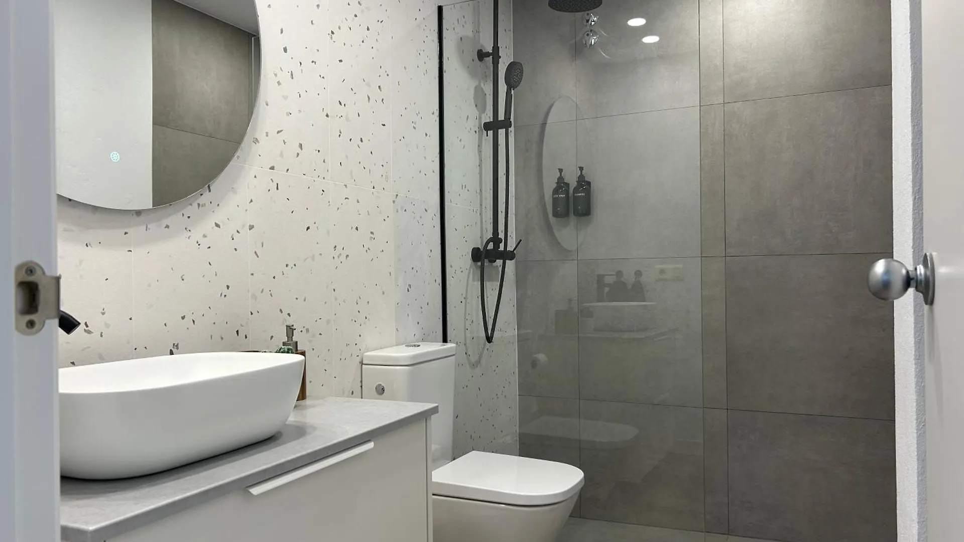 Apartamento Palafrugell Parking Y Wifi Gratis 0*,